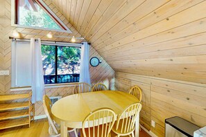 Dining - Yosemite Escape (Yosemite National Park)