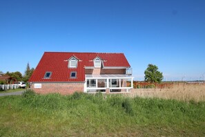 Exterior - Ferienhaus mit drei Bädern in Dornumersiel (Dornumersiel)
