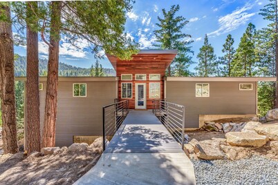 Apex Yosemite East