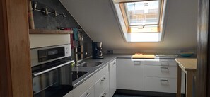 Refrigerador, horno, parrilla de estufa y lavavajillas 