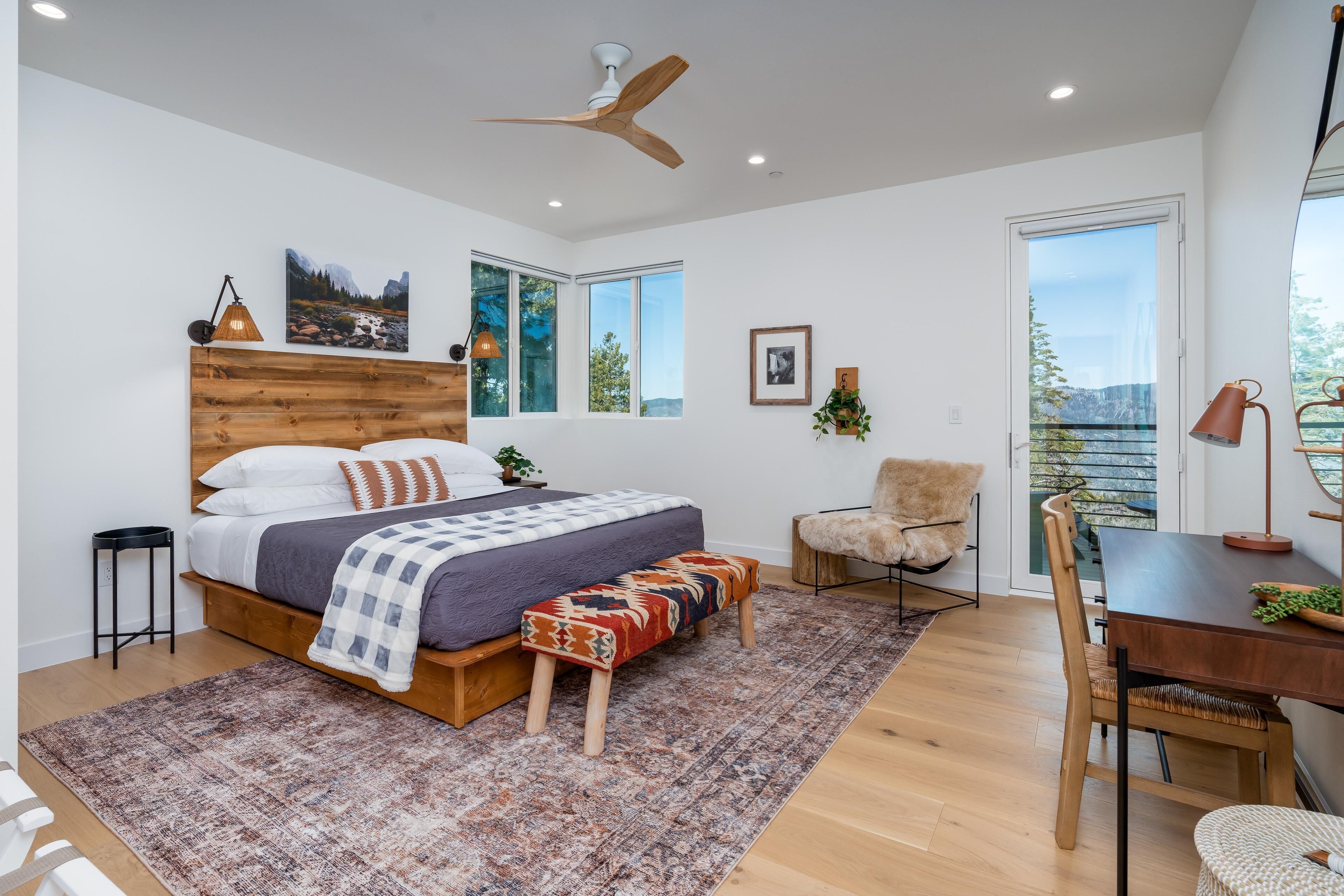 3 bedrooms, desk, WiFi