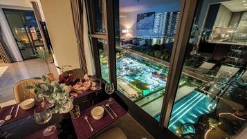 Presidential Suite, 3 Bedrooms, Club Lounge Access, River View | Frette Italian sheets, premium bedding, down comforters