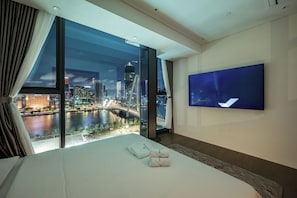Suite Presidensial, 3 kamar tidur, Akses Club Lounge, pemandangan sungai | Seprai Frette Italia, seprai premium, dan selimut bulu angsa
