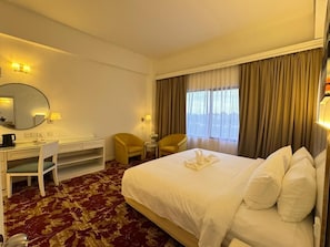 Executive Studio Suite | Minibar, in-room safe, laptop workspace, iron/ironing board - Royal Park Hotel at UNITEN (Kajang)
