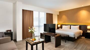 Habitació júnior, vistes a la ciutat | 1 dormitori, escriptori, wifi gratuïta i roba de llit