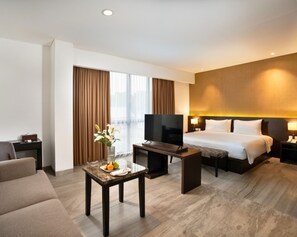 Junior Room, City View