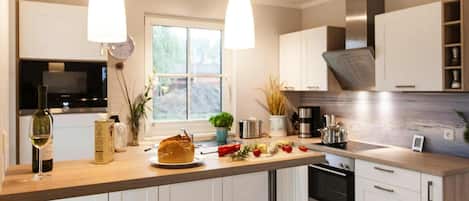 Fridge, microwave, oven, stovetop