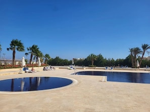 Outdoor pool - cozy flat at makadi heights orascom -makadi bay -hurghada (Hurghada)