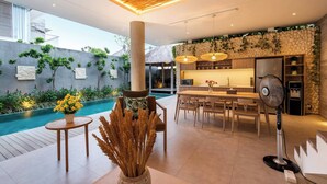 Villa, 4 Bedrooms, Private Pool, Pool View | Tempat makan