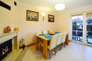 Dining - Comfortable holiday home with a private garden (Grzybowo)