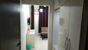 스탠다드룸, 발코니 | 객실 내 금고, 책상, 노트북 작업 공간, 간이 침대