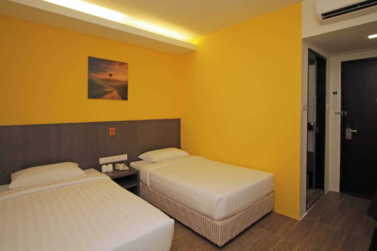 Quarto duplo standard | Ferros/tábuas de passar roupa, Wi-Fi de cortesia