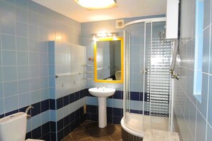 Shower - Holiday Home in Sulomino with Private Beach (Sulomino)