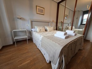 2 Schlafzimmer, Bügeleisen/Bügelbrett, kostenloses WLAN, Bettwäsche