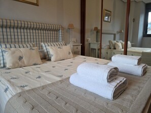 2 Schlafzimmer, Bügeleisen/Bügelbrett, kostenloses WLAN, Bettwäsche