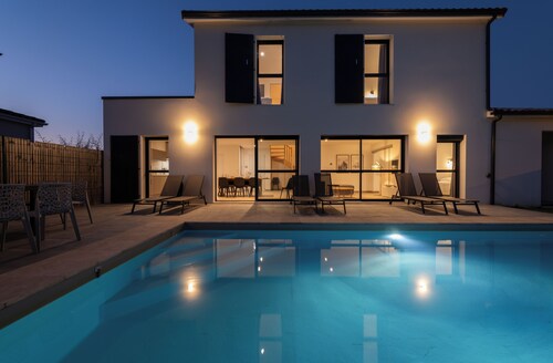 Villa 10 by Avecoeur
