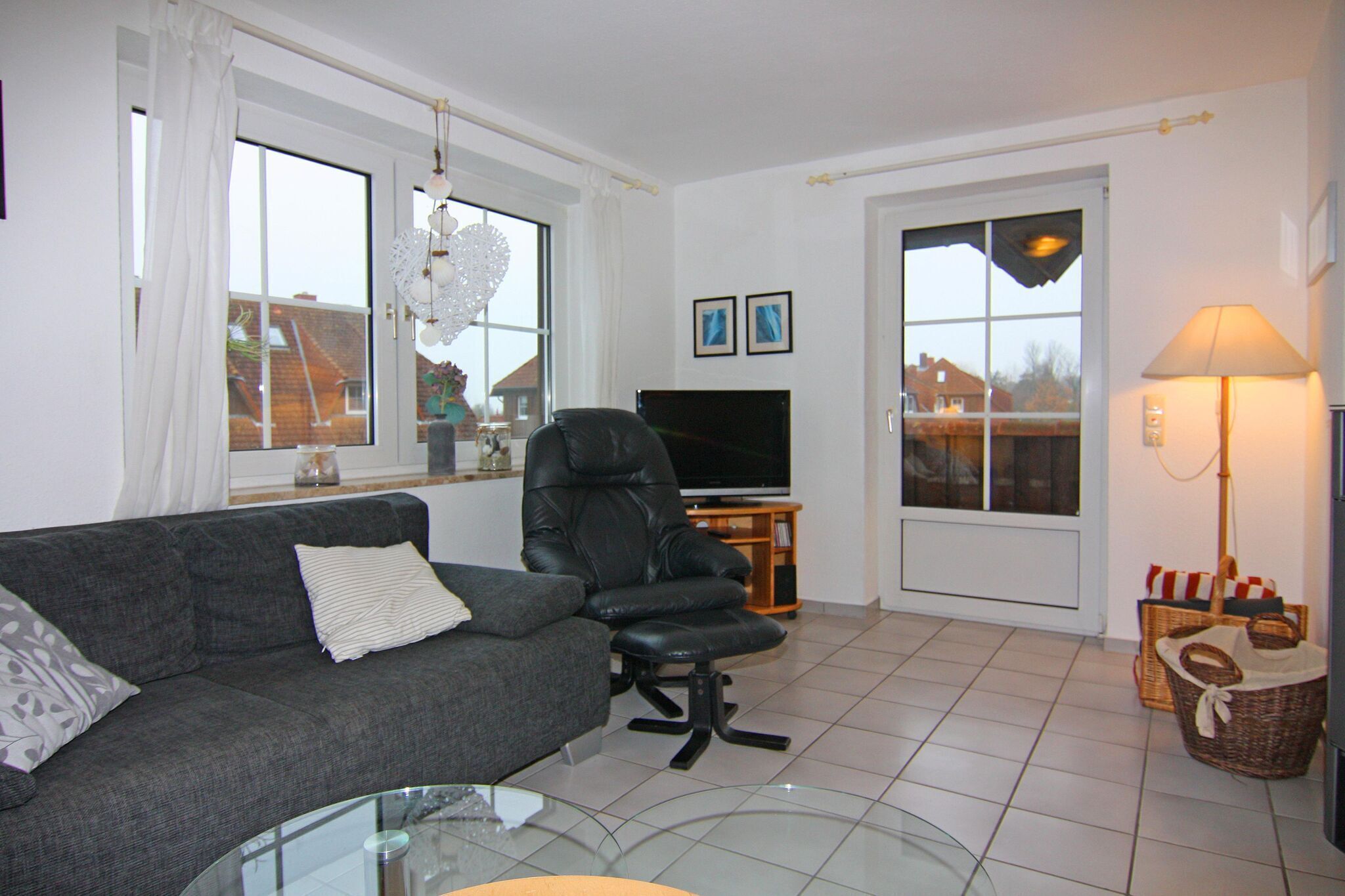 Smart-TV, Kamin, Stereoanlage