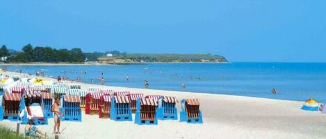 Una spiaggia nelle vicinanze