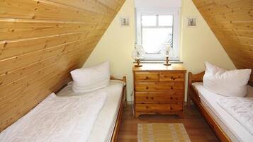 4 Schlafzimmer, Reisekinderbett, Bettwäsche
