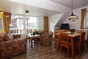 Smart-tv, pejs, bordtennisbord