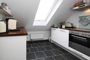 Réfrigérateur, four, plaque de cuisson, lave-vaisselle