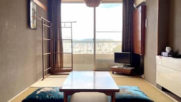 Quarto duplo tradicional, para não fumantes, banheiro compartilhado (1-2 pax) | Wi-Fi de cortesia