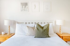 2 habitaciones, escritorio, tabla de planchar con plancha y wifi 