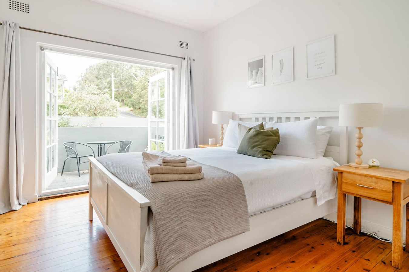 2 slaapkamers, een bureau, een strijkplank/strijkijzer, wifi
