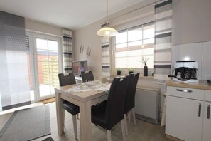 Dining - Ferienwohnung mit Sonnenterrasse in Dornumersiel (Dornumersiel)