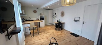 Grand studio rénové au cœur de Labruguiere équipé de la fibre 