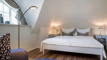 3 bedrooms, iron/ironing board, travel crib, free WiFi