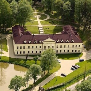 Front of property - Manfred Schöner - Zámek Kamenný Dvůr  (Kynsperk nad Ohri)