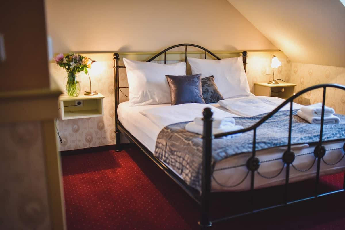 Standard Double Room, Garden View