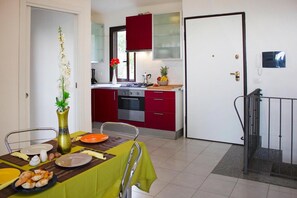 Dining - Apartment in Pula near Sandy Beaches (Santa Margherita di Pula)