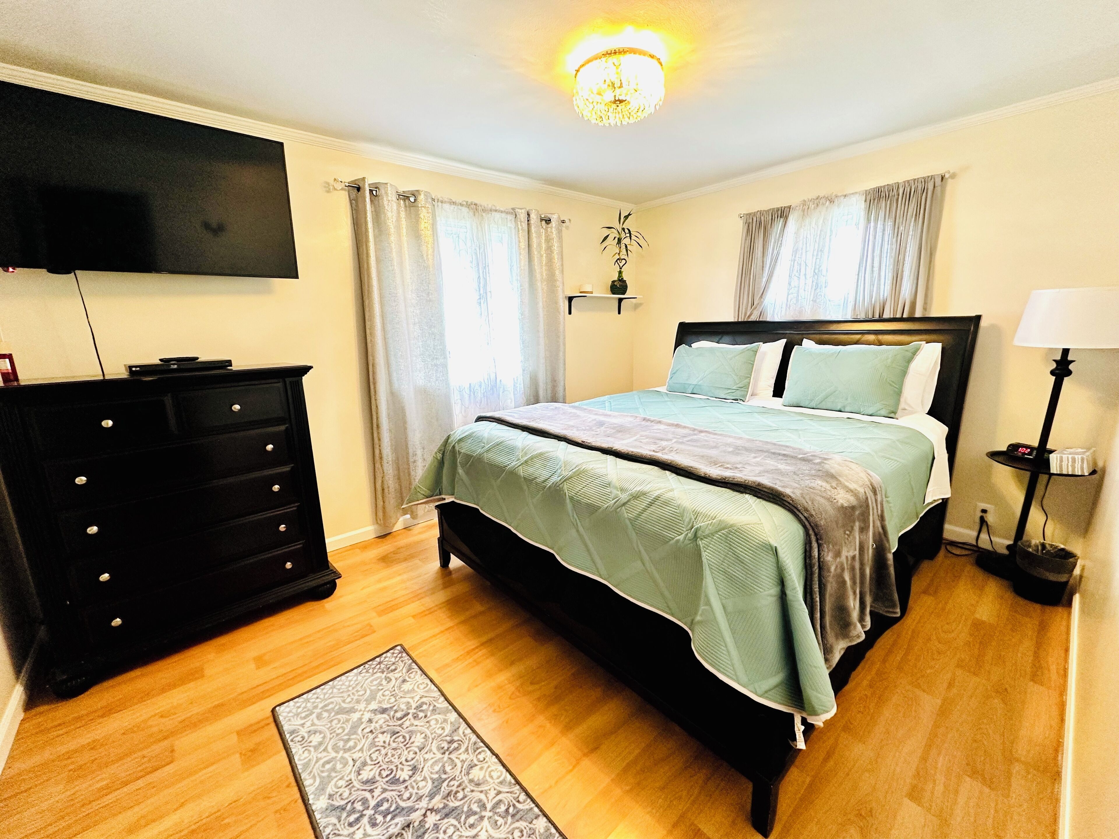 3 Schlafzimmer, Schreibtisch, Bügeleisen/Bügelbrett, kostenloses WLAN