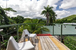 Signature Suite, Hot Tub, Garden View | Terrace/patio