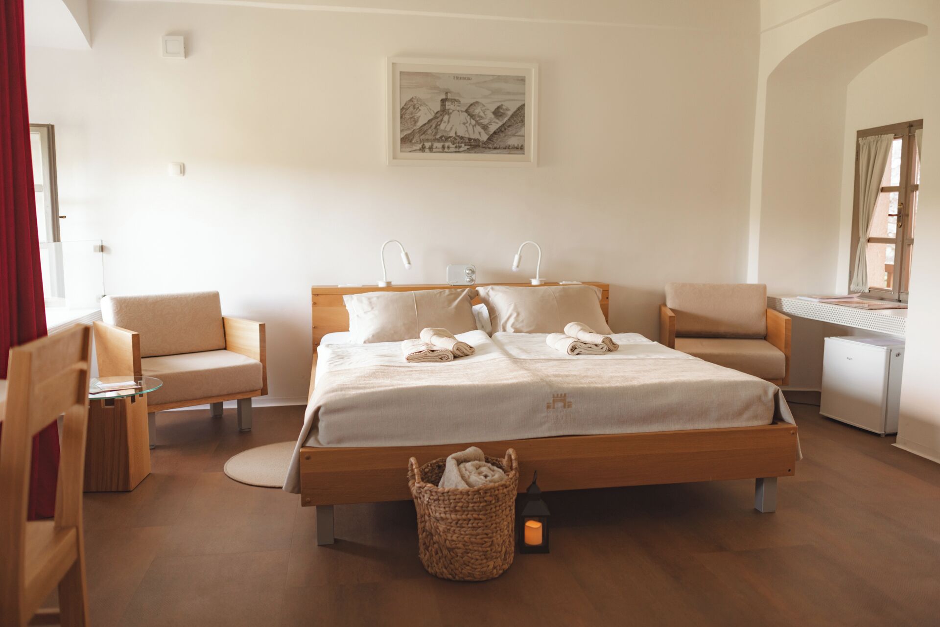 Deluxe Double Room (4) | Desk, laptop workspace, soundproofing, iron/ironing board