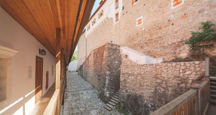 Rooms & Apartments Podsreda Castle