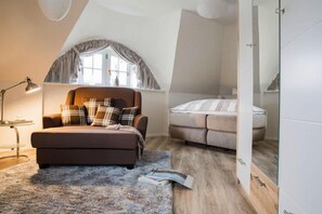 3 slaapkamers, een strijkplank/strijkijzer, reisbedje, gratis wifi