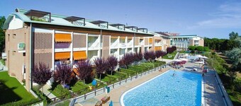 Apartment for 4 with Children's Pool