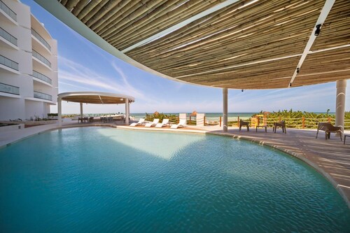 4-Bedroom Beachfront Apartment