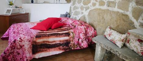 3 camere, culla da viaggio, Wi-Fi gratuito