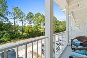 Property grounds - Luxury 3-Bed Lakefront Townhome Near 30A, Destin & Sandestin Beaches (Santa Rosa Beach)
