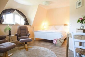 3 chambres, fer et planche à repasser, lit parapluie, Wi-Fi gratuit
