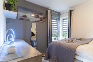 1 bedroom, travel crib, free WiFi