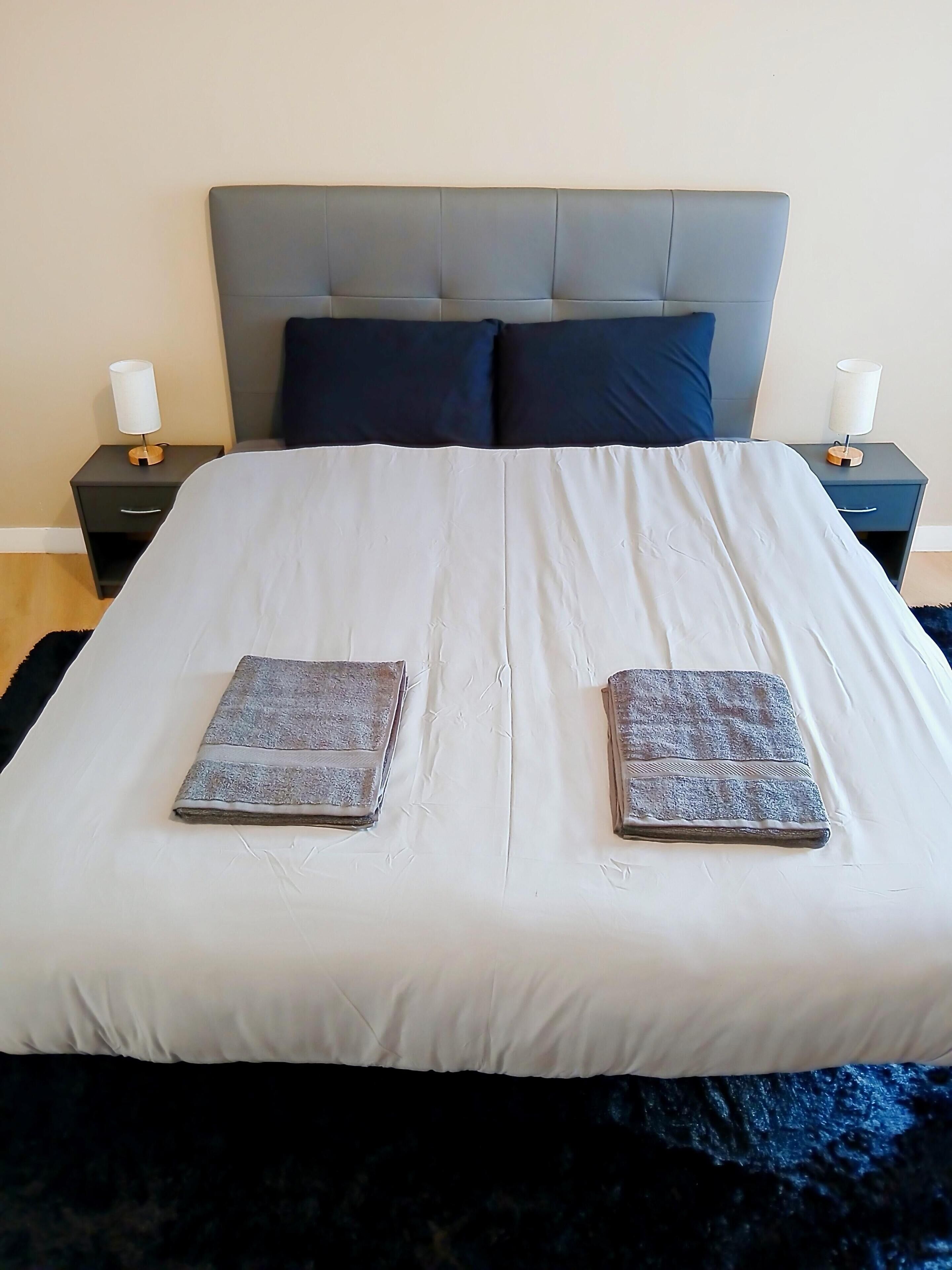 1 slaapkamer, een strijkplank/strijkijzer, wifi, beddengoed