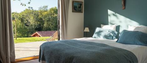 4 chambres, fer et planche à repasser, Wi-Fi, draps fournis