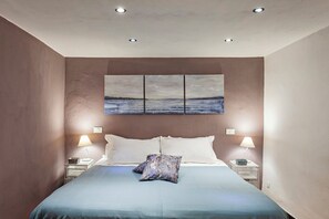 Lägenhet | 1 sovrum, arbetsyta för laptop, strykjärn/strykbräda och barnsängar