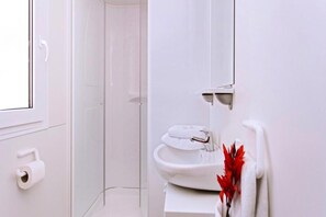 Shower, towels - Mobile homes in Camp Soline at Biograd, with sand (Biograd)
