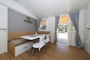 Dining - Mobile homes in Camp Soline at Biograd (Biograd)